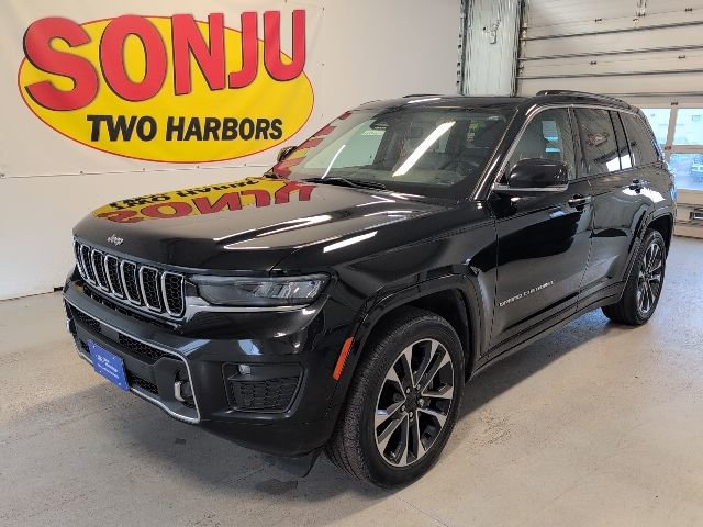 Used 2022 Jeep Grand Cherokee Overland w/ Luxury Tech Group IV AWD/4WD image 1