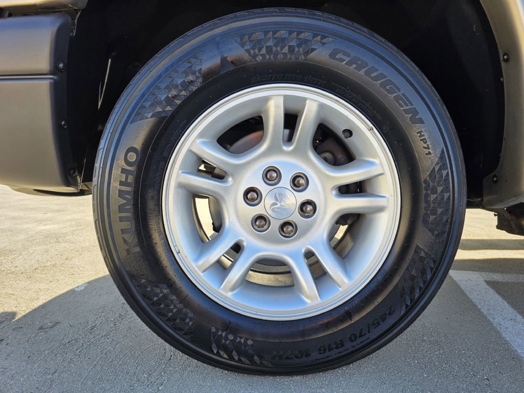 Used 2004 Dodge Dakota SXT w/ Tire & Handling Group image 13