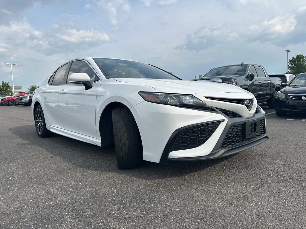 Used 2022 Toyota Camry SE FWD image 12