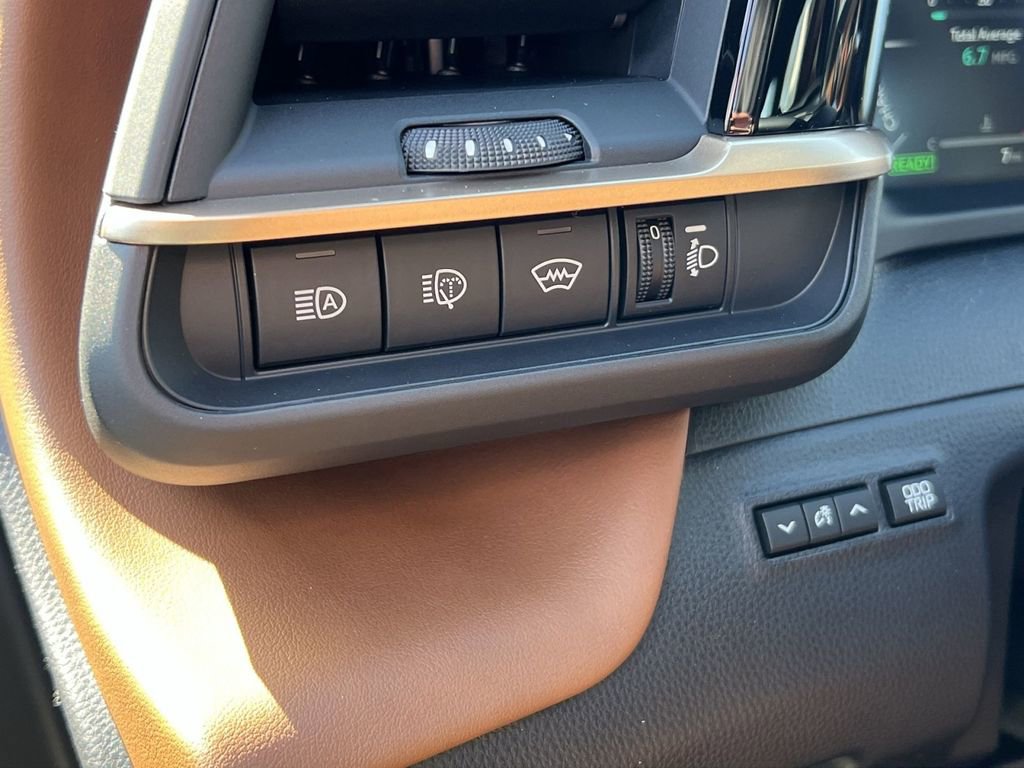 New 2026 Toyota Crown Signia AWD/4WD image 23