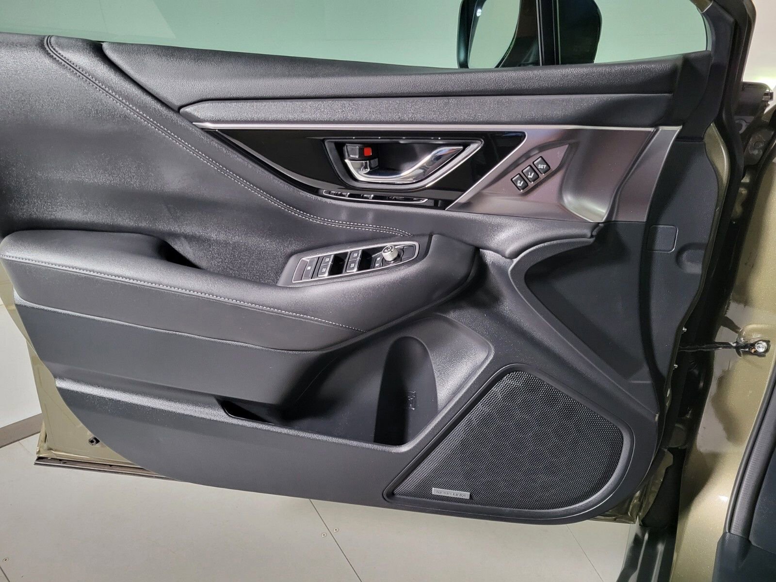 Certified 2025 Subaru Outback Limited XT w/ Tech Package 3 image 33