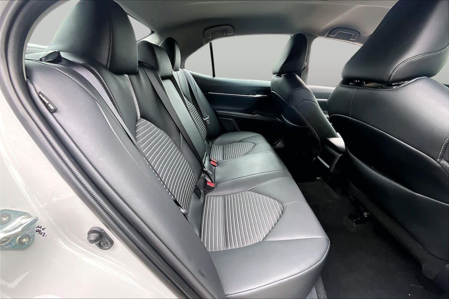 Used 2024 Toyota Camry SE FWD image 19