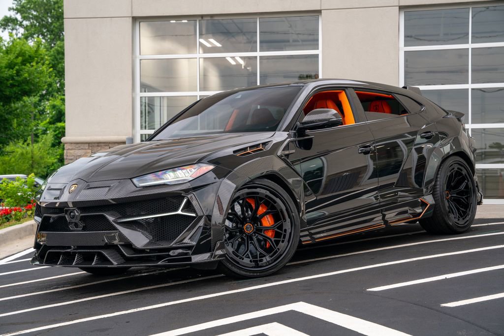 Used 2022 Lamborghini Urus AWD/4WD image 2