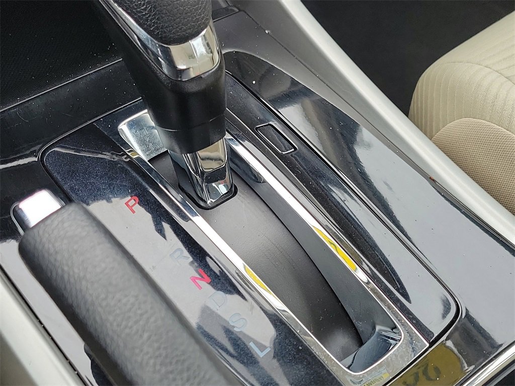 Used 2017 Honda Accord LX image 29