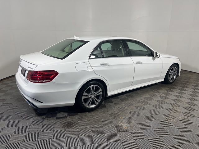 Used 2014 Mercedes-Benz E 250 BlueTEC Sedan image 9