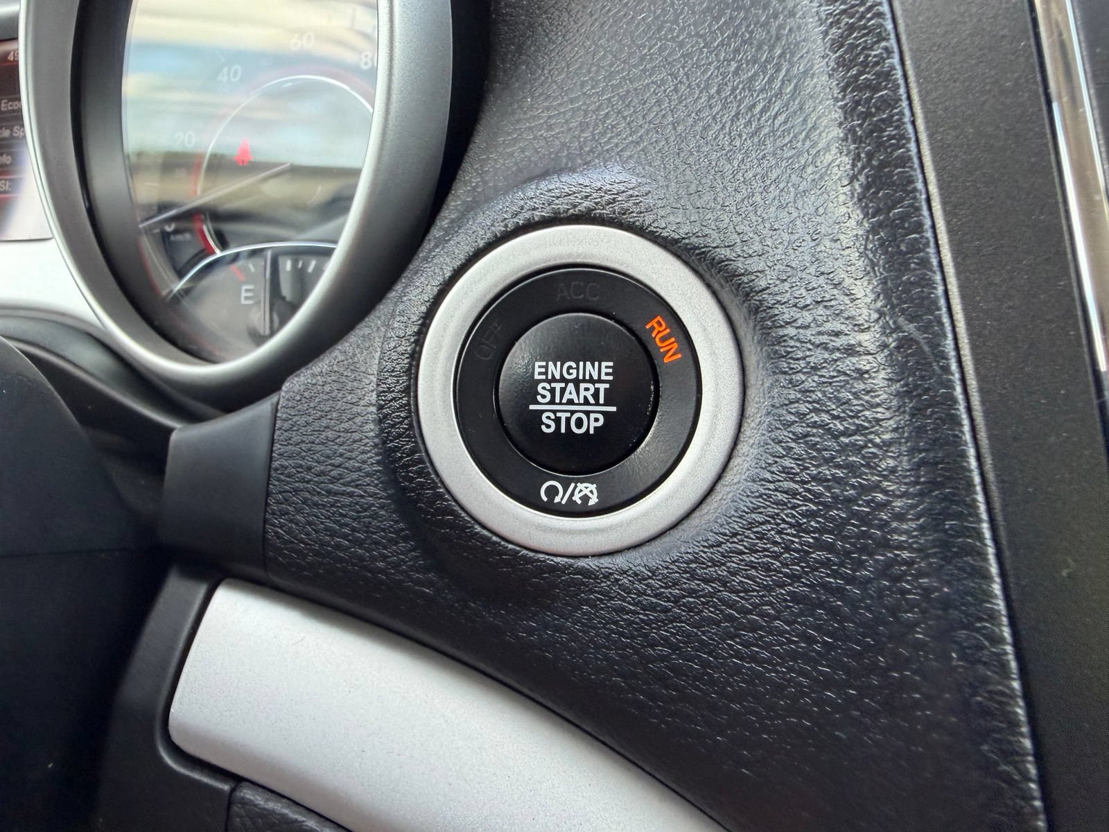Used 2020 Dodge Journey SE FWD image 24