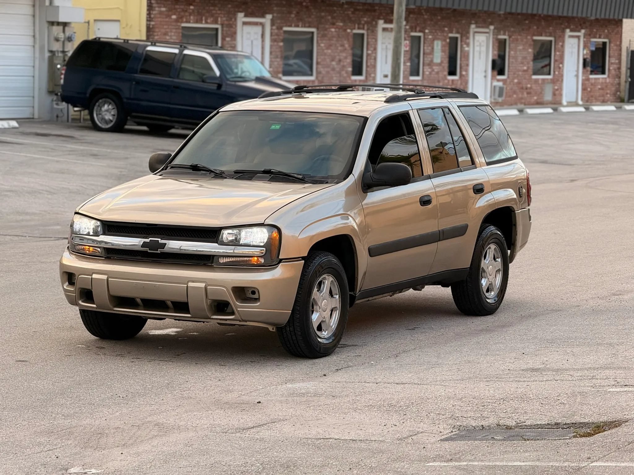 Used 2005 Chevrolet TrailBlazer LS w/ LS Preferred Equipment Group RWD image 3