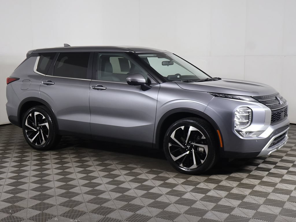 Used 2024 Mitsubishi Outlander SE Black Edition FWD image 15