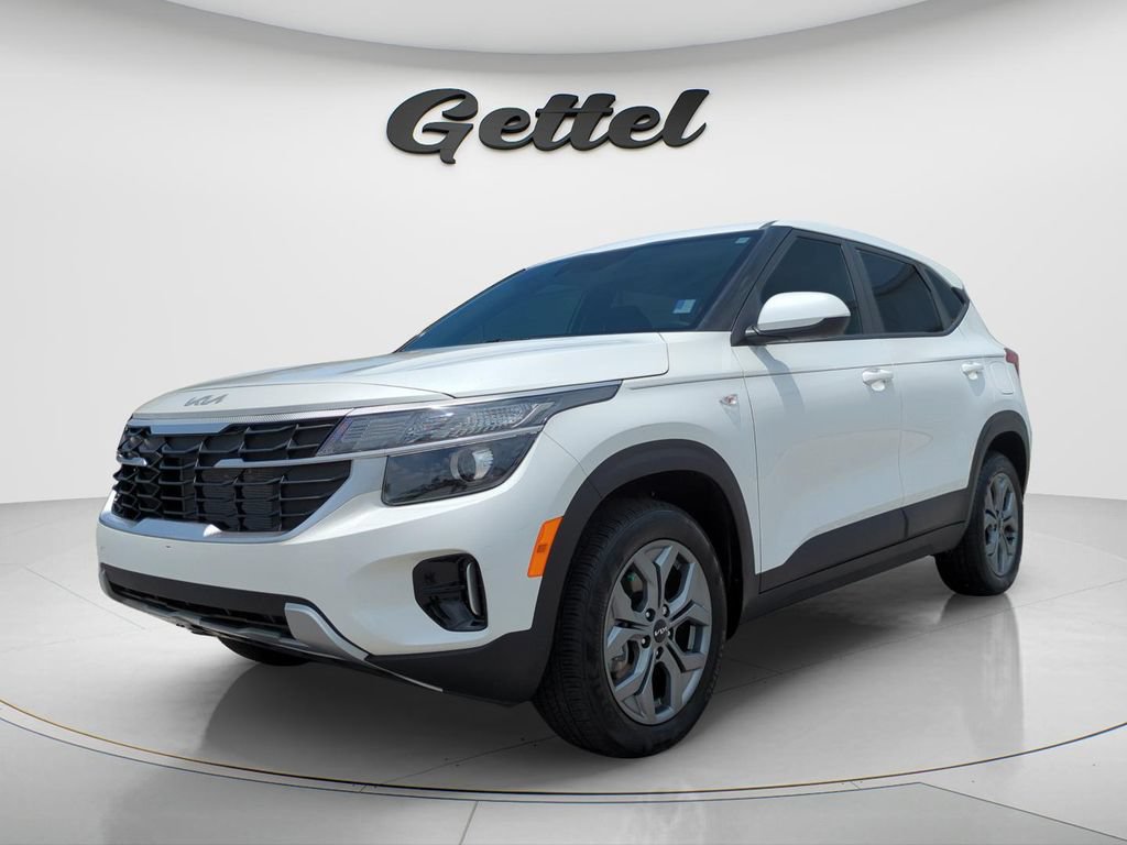 Used 2025 Kia Seltos LX AWD/4WD image 1