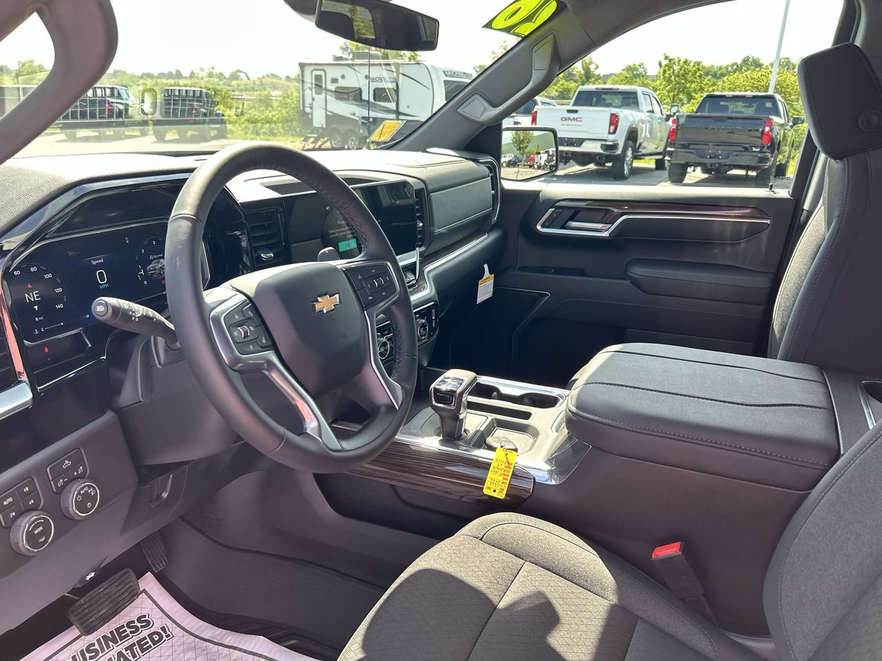 New 2026 Chevrolet Silverado 1500 LT w/ Z71 Off-Road Package AWD/4WD image 24