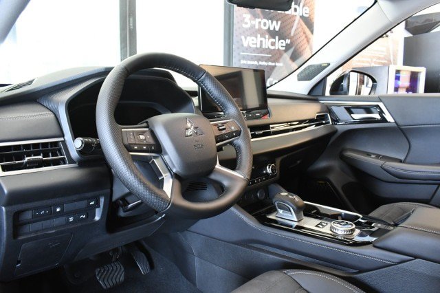 New 2026 Mitsubishi Outlander SE AWD/4WD image 32