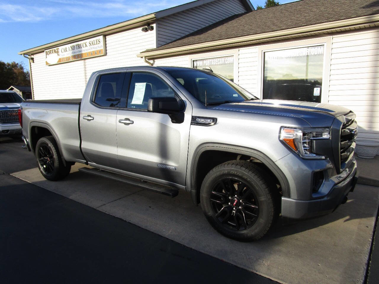 Used 2020 GMC Sierra 1500 Elevation w/ Elevation Value Package image 2