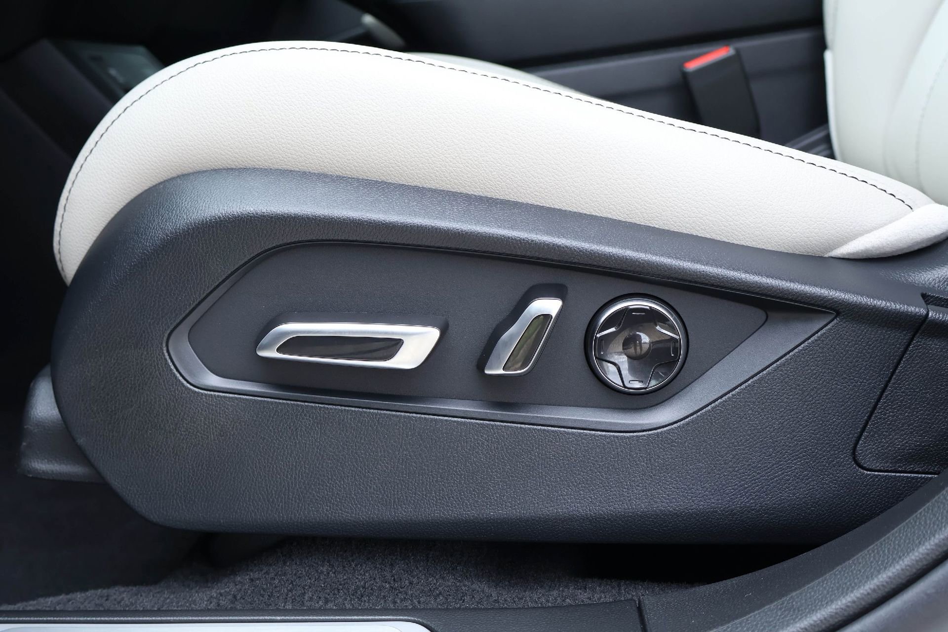 Certified 2026 Acura RDX SH-AWD image 24