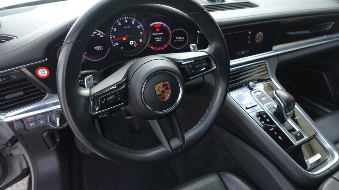 Used 2023 Porsche Panamera 4 w/ Premium Package image 17