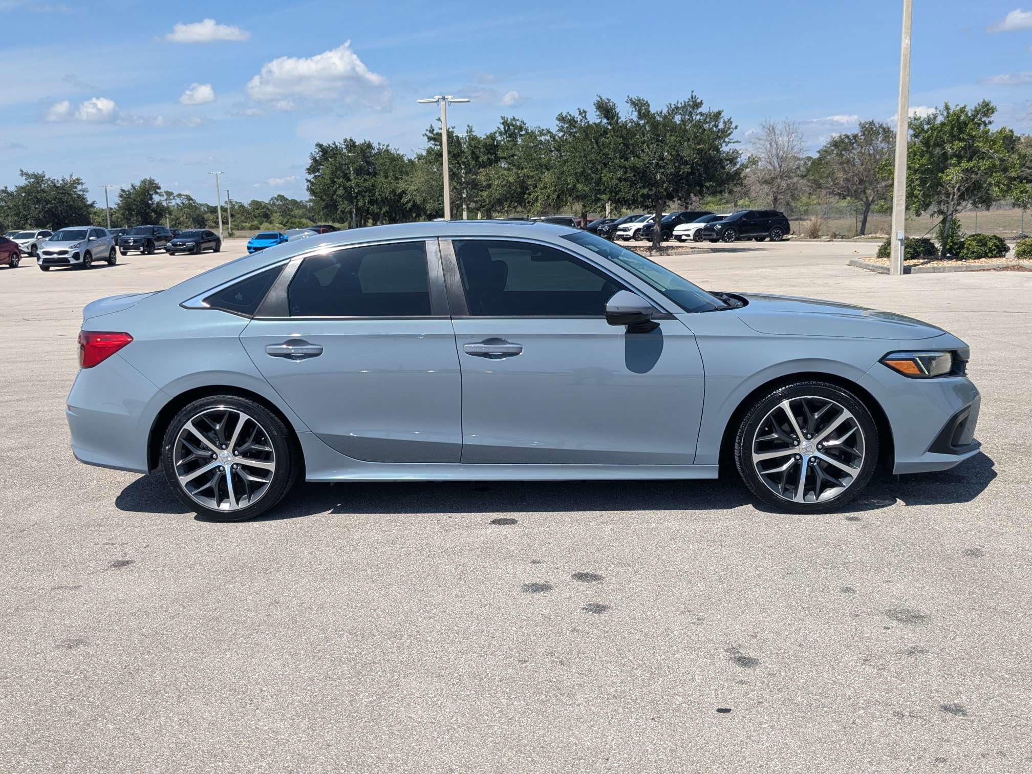 Used 2022 Honda Civic Touring image 3