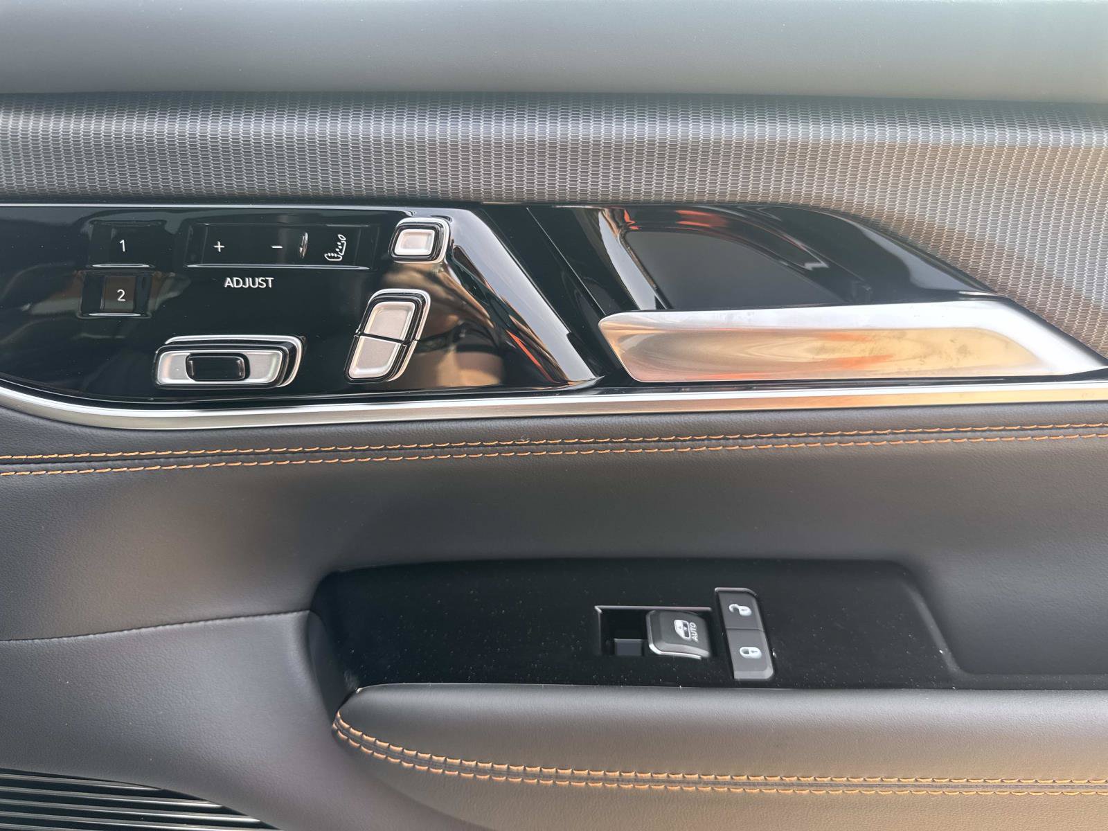 New 2026 Jeep Grand Wagoneer Summit AWD/4WD image 16