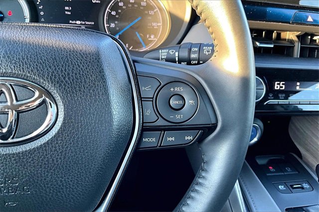 Used 2022 Toyota Venza XLE image 14