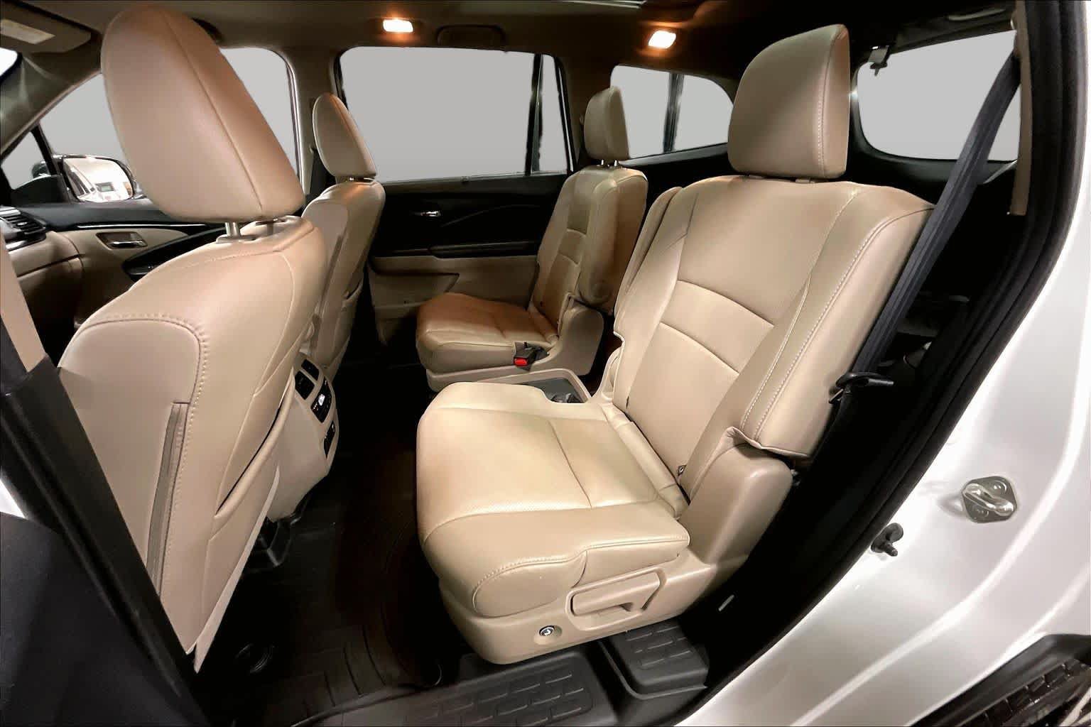 Used 2020 Honda Pilot Elite image 21