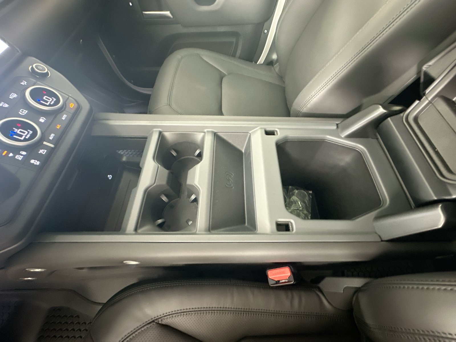 New 2026 Land Rover Defender 110 X-Dynamic SE AWD/4WD image 29