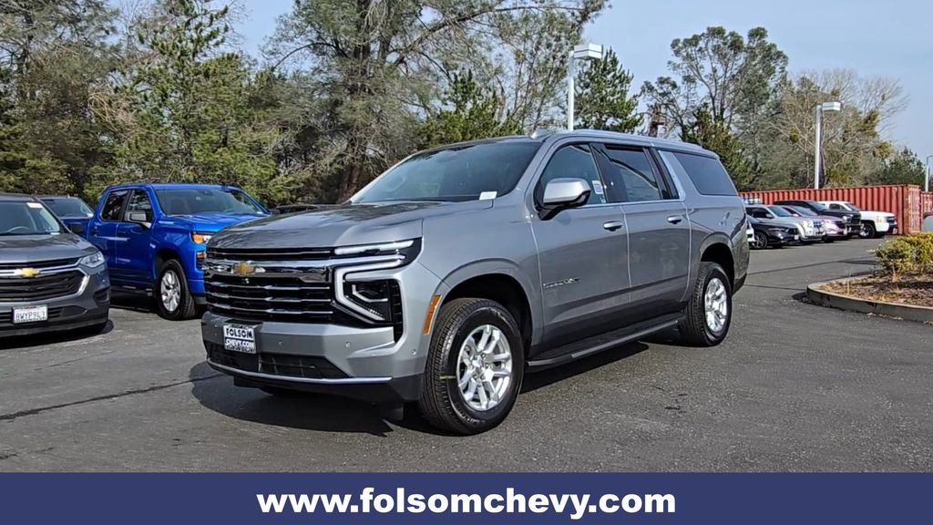 New 2026 Chevrolet Suburban LT image 5
