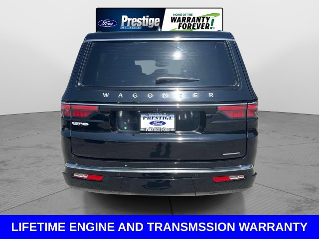Used 2024 Jeep Wagoneer L Series II RWD image 5