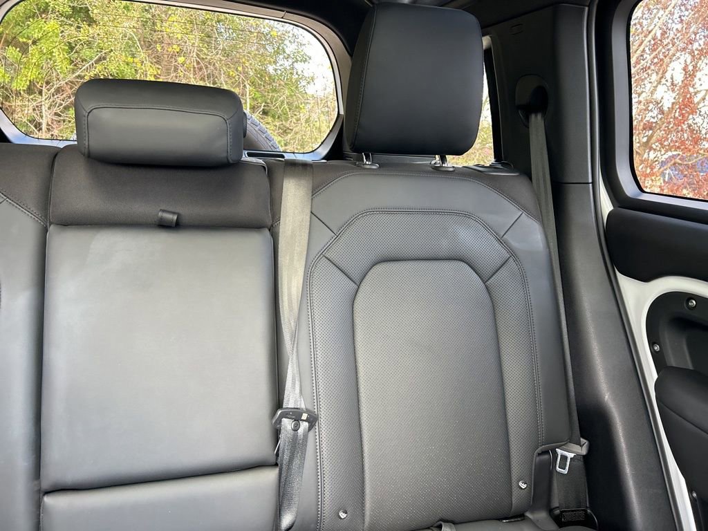 Used 2025 Land Rover Defender 110 S image 14