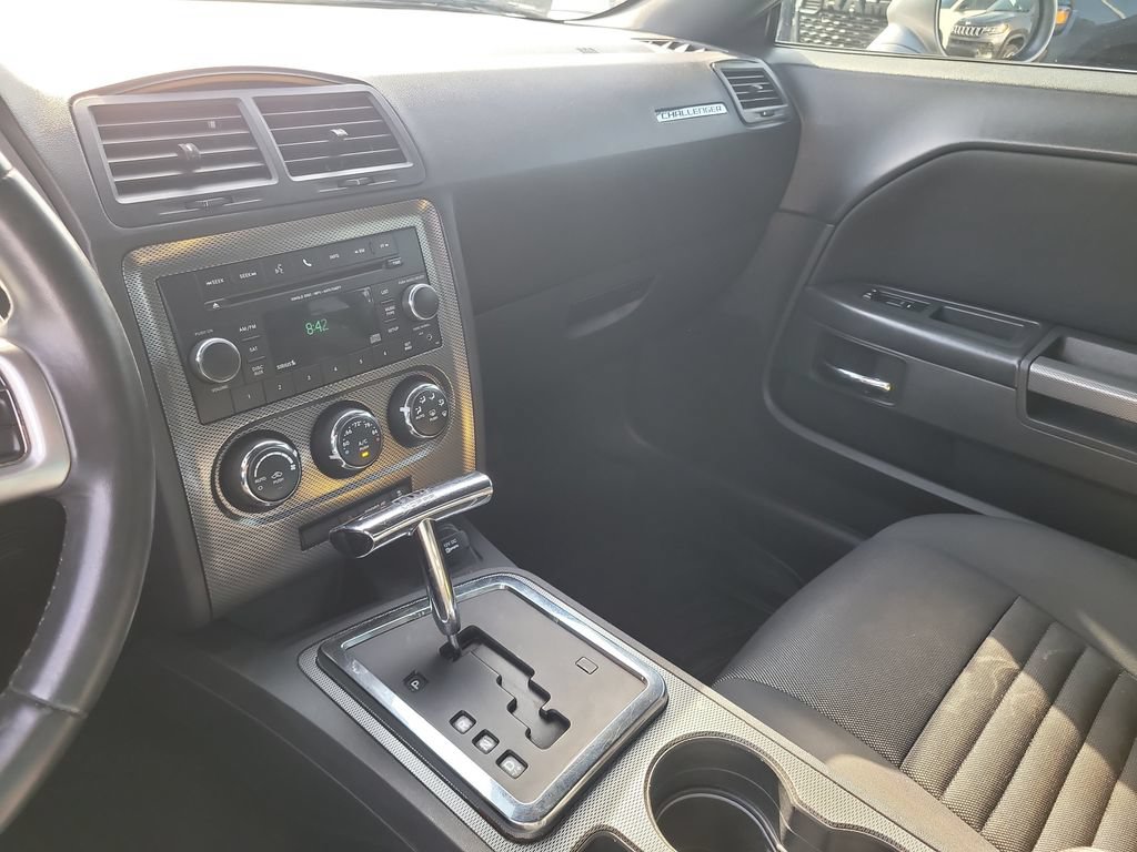 Used 2014 Dodge Challenger R/T RWD image 17