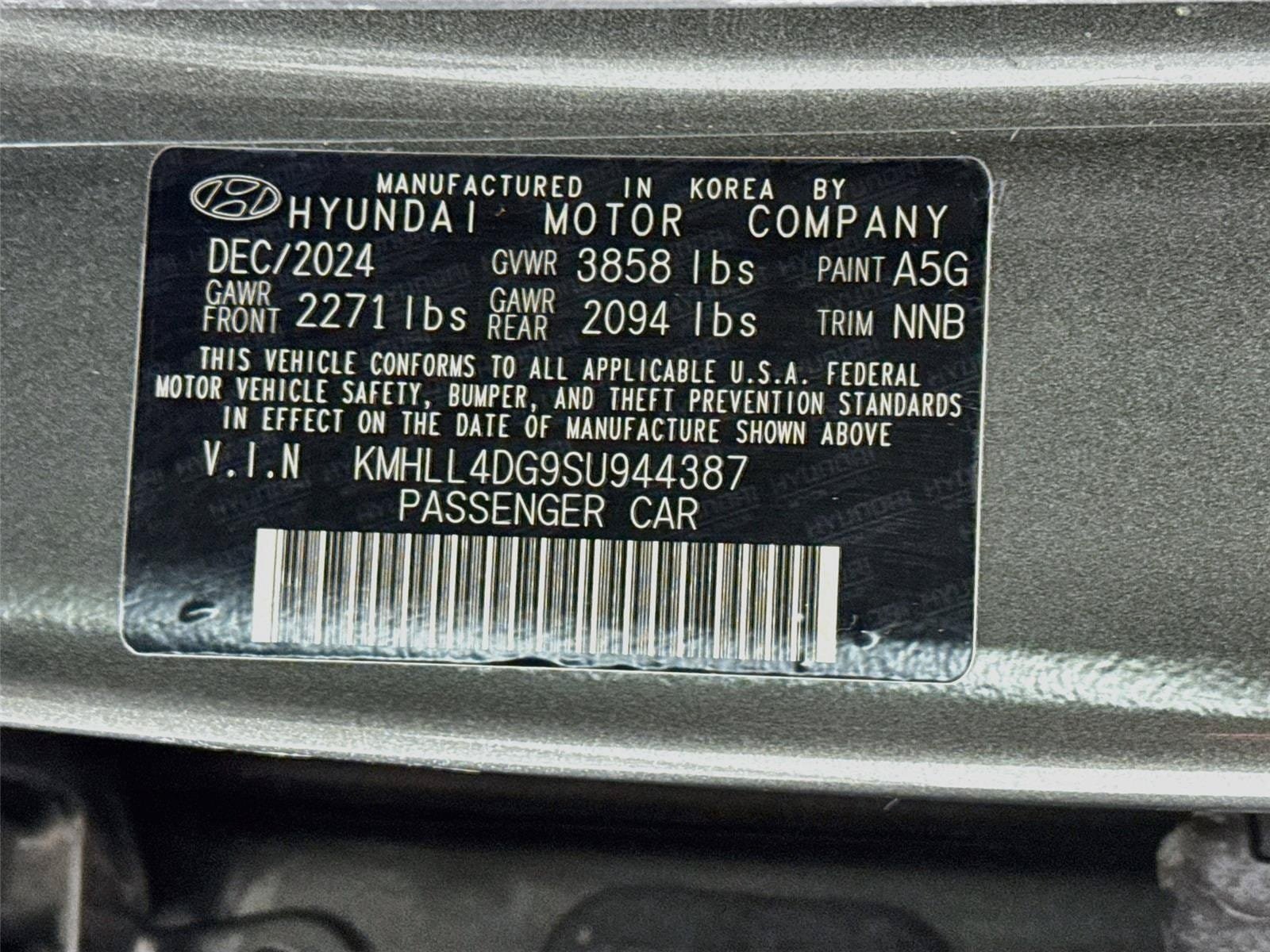 Certified 2025 Hyundai Elantra SE FWD image 29