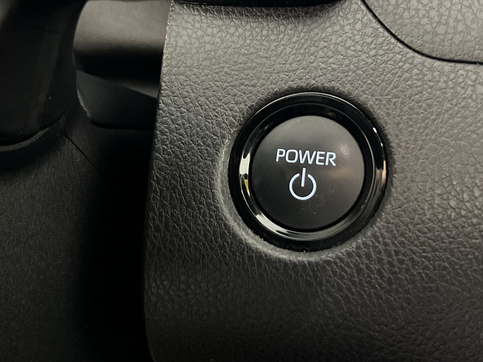 Used 2025 Toyota Camry SE image 34