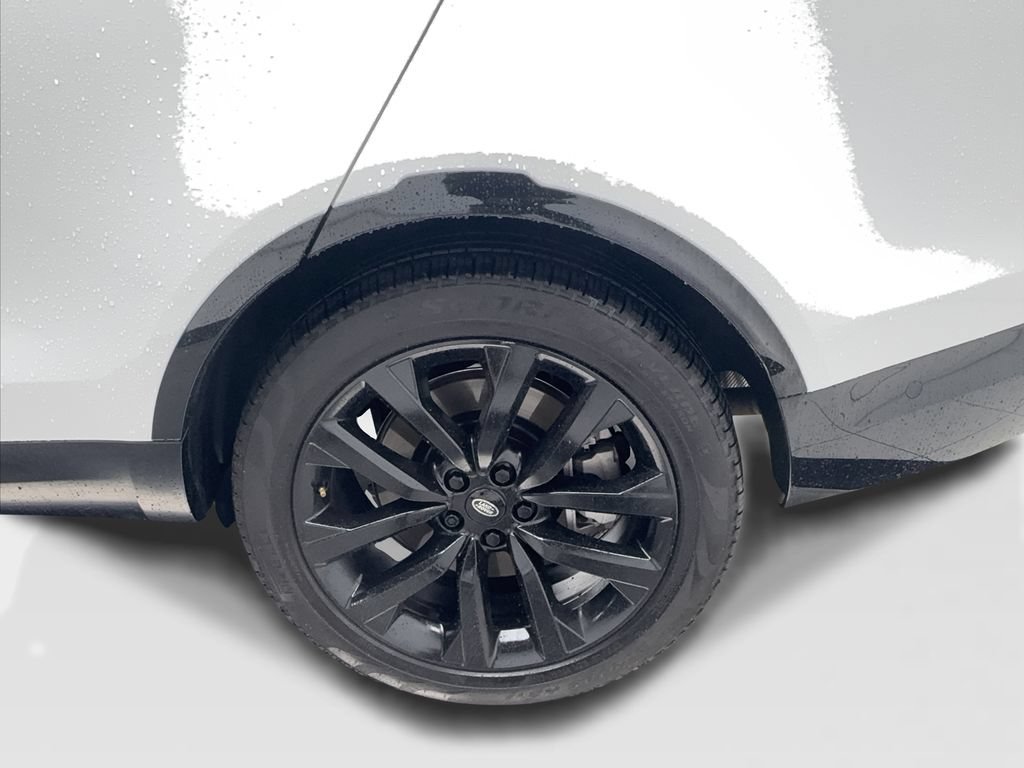 Used 2024 Land Rover Discovery Dynamic SE AWD/4WD image 11