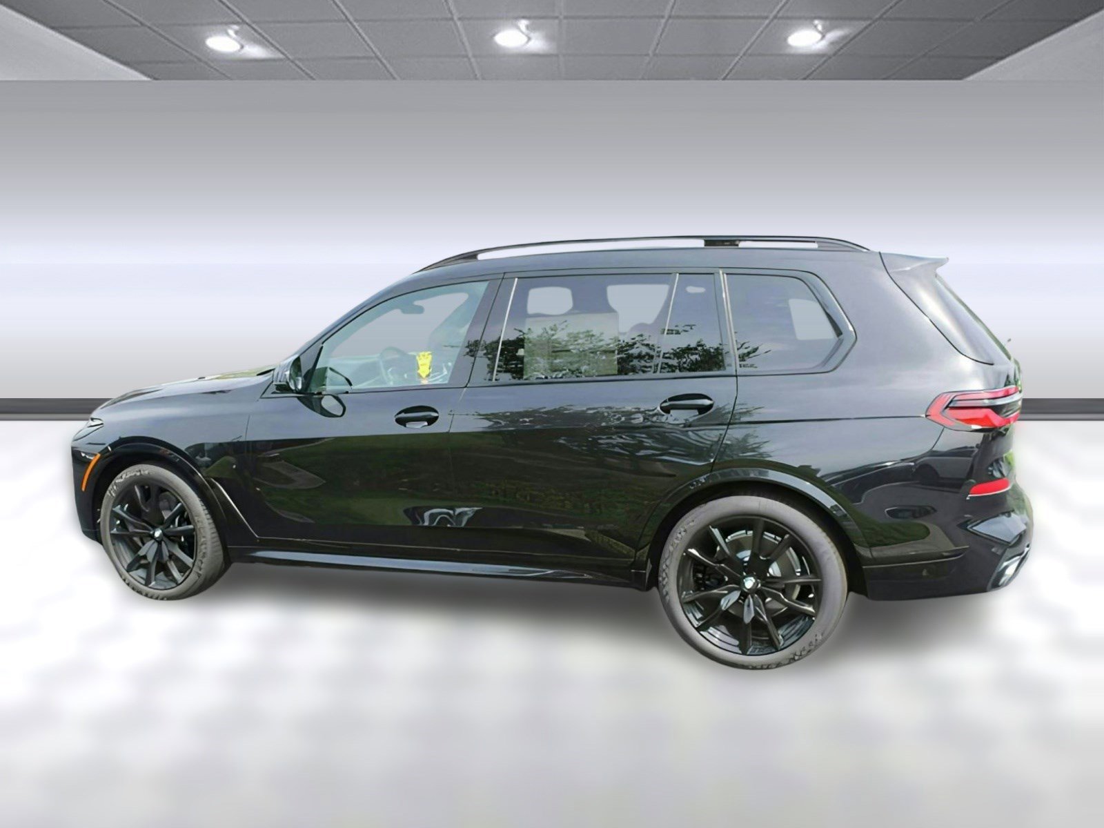 Used 2026 BMW X7 xDrive40i w/ M Sport Package image 2
