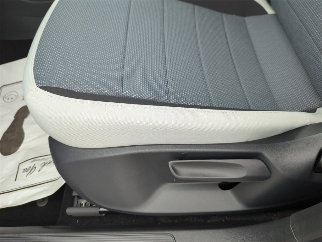 New 2026 Volkswagen Taos S image 31