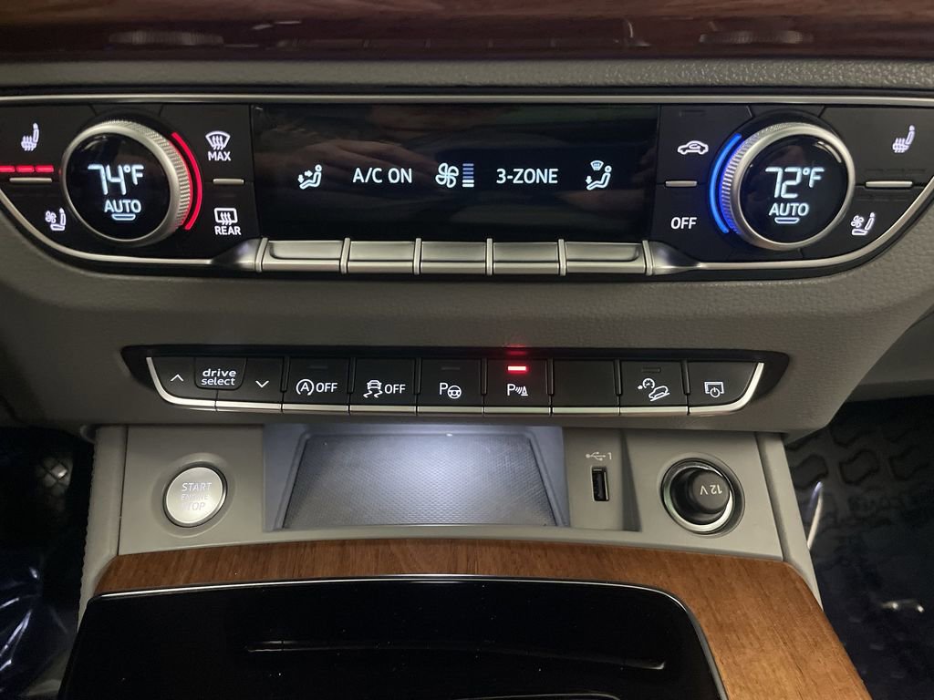 Used 2023 Audi Q5 2.0T Prestige w/ Prestige Package image 12