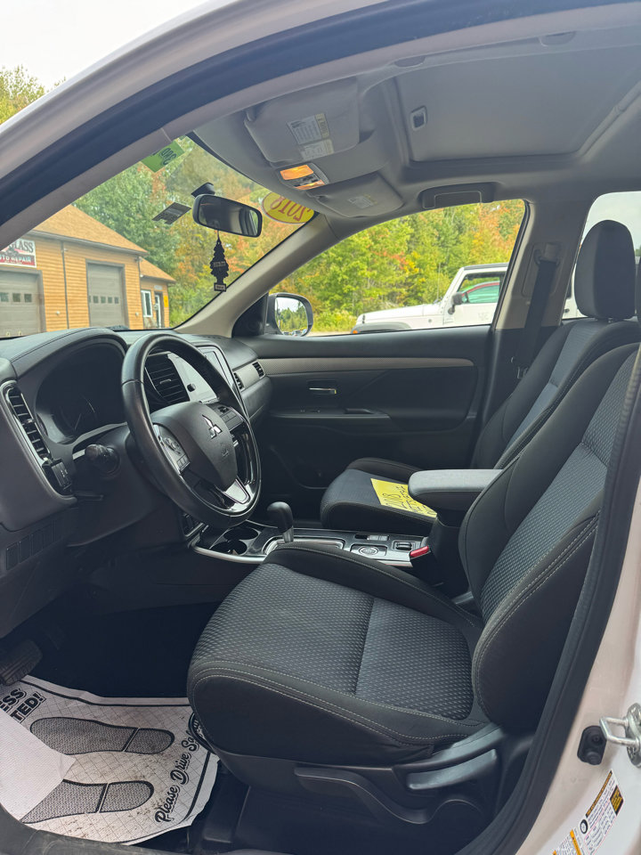 Used 2018 Mitsubishi Outlander ES image 7