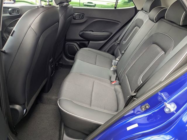 Used 2025 Hyundai Venue Limited FWD image 28