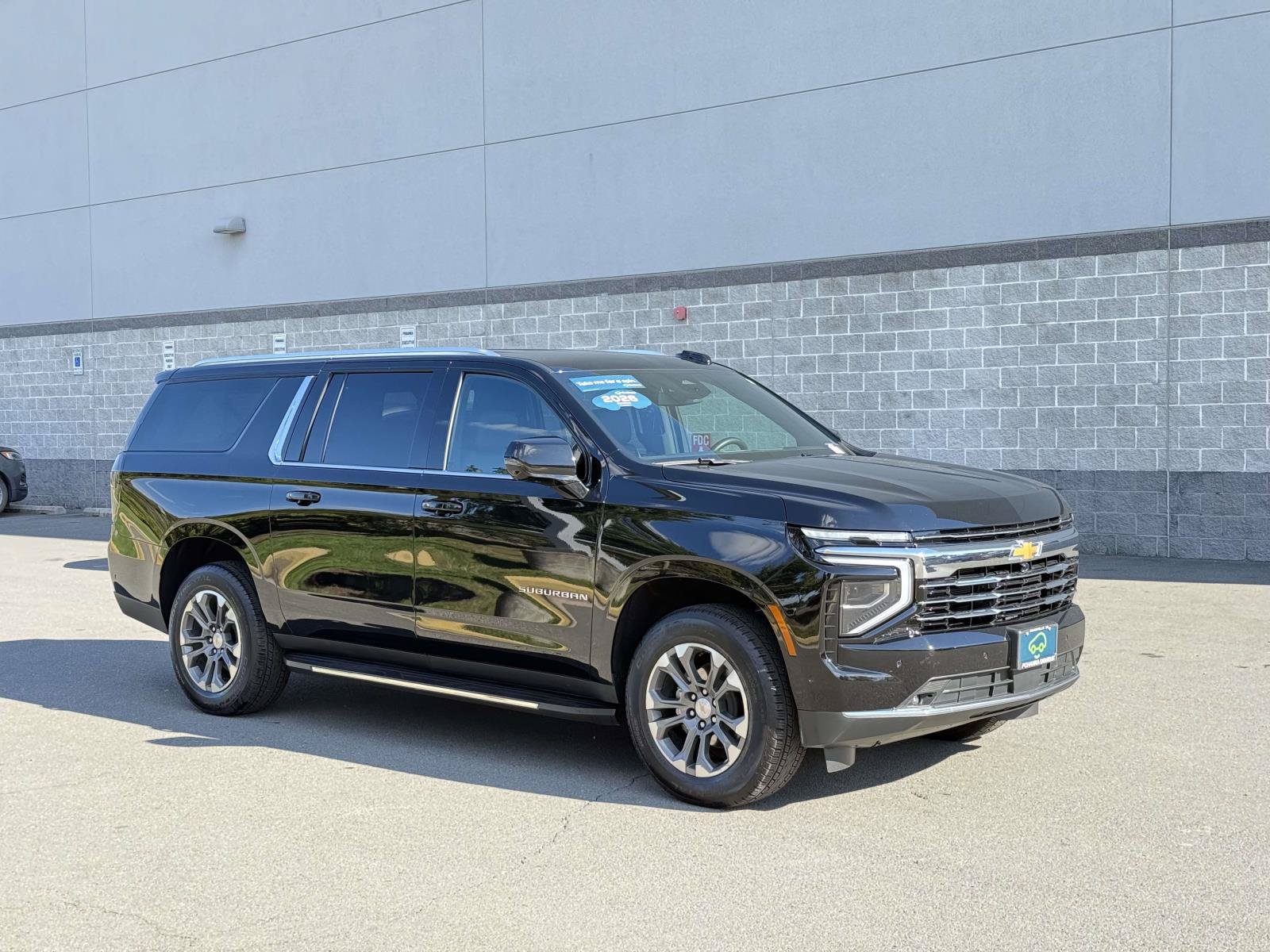 Certified 2026 Chevrolet Suburban LT w/ Comfort Package AWD/4WD image 1