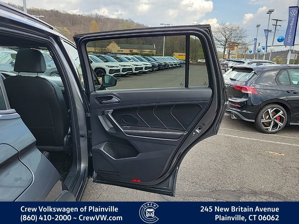 Used 2023 Volkswagen Tiguan SE R-Line FWD image 45