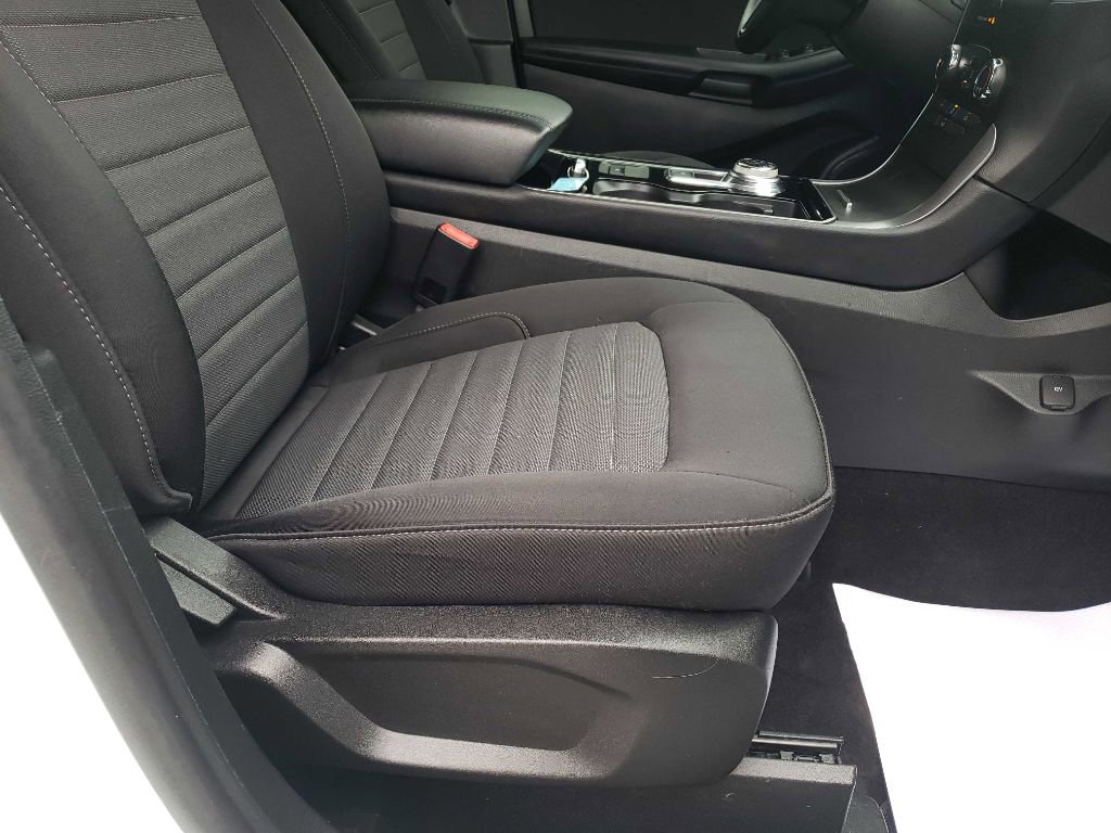 Used 2019 Ford Edge SE image 10