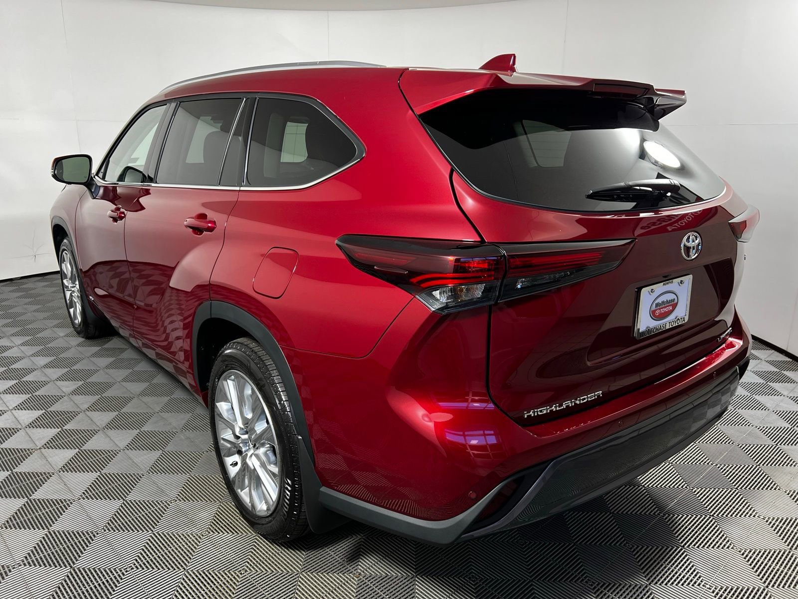 Certified 2026 Toyota Highlander Limited image 7