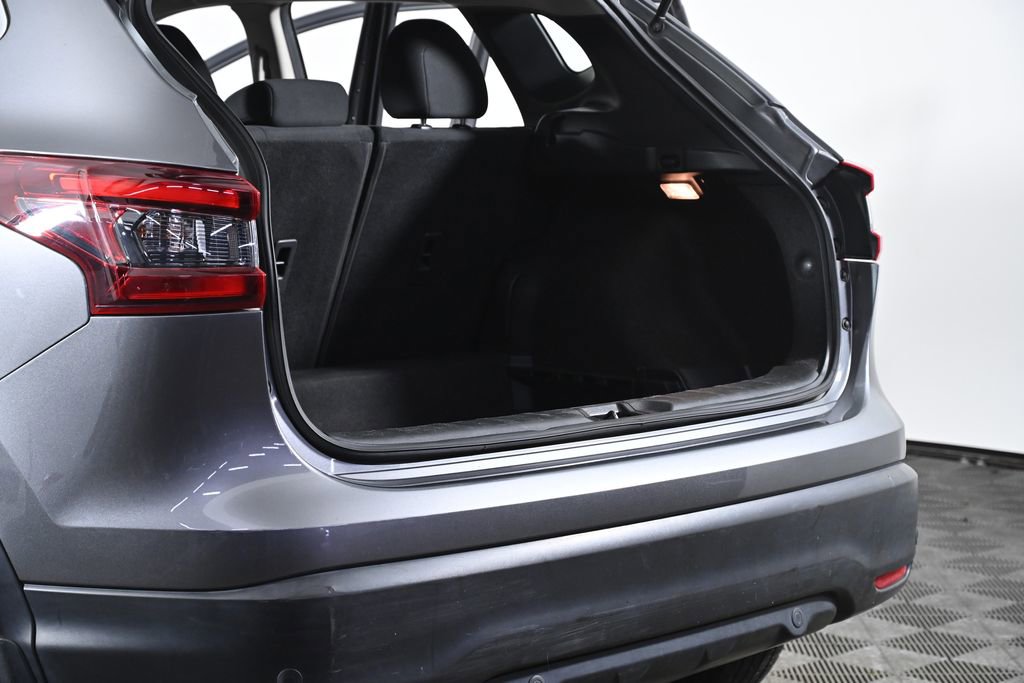 Used 2021 Nissan Rogue Sport S image 27