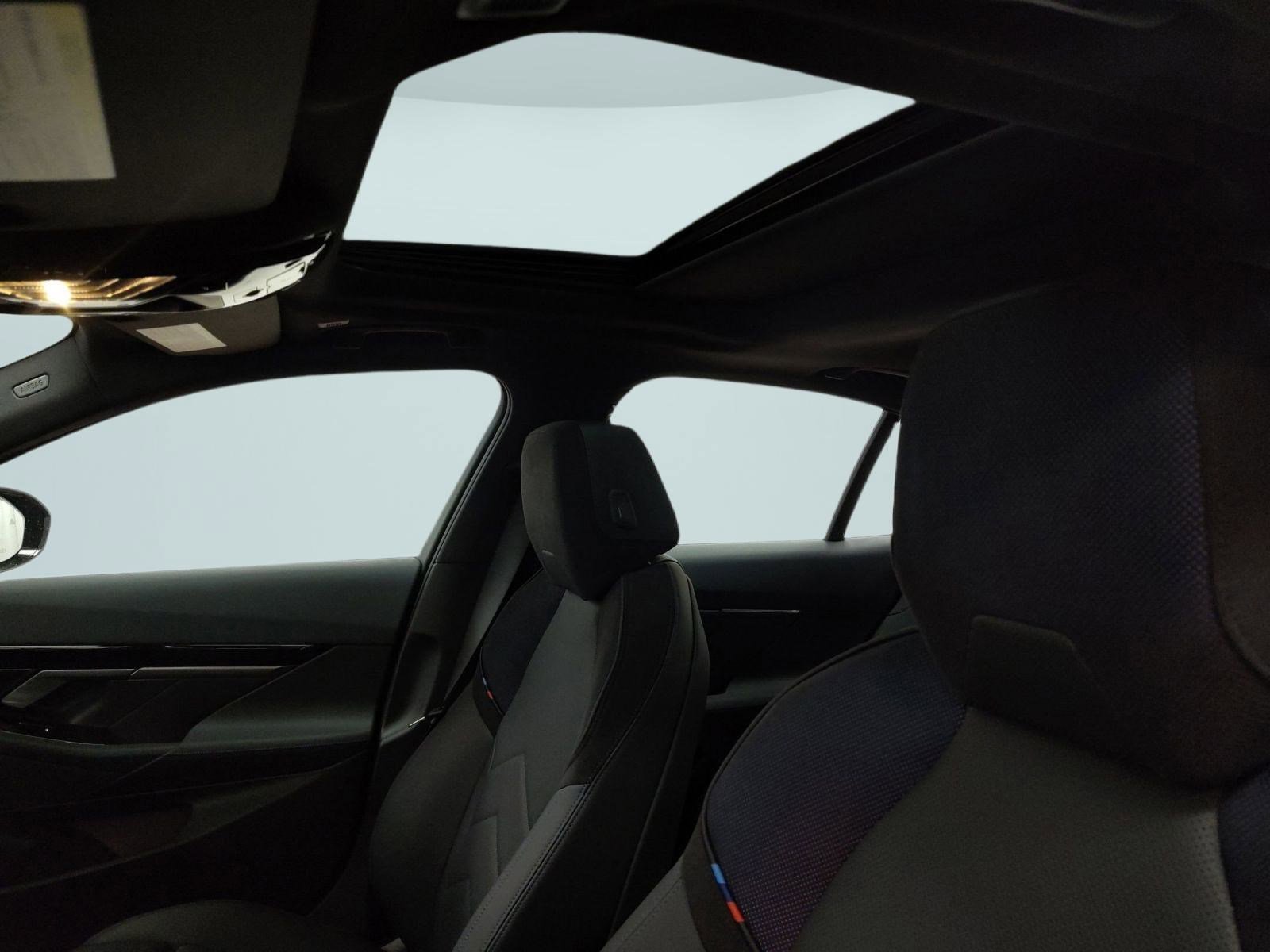 New 2026 BMW 530i xDrive w/ M Sport Package AWD/4WD image 14