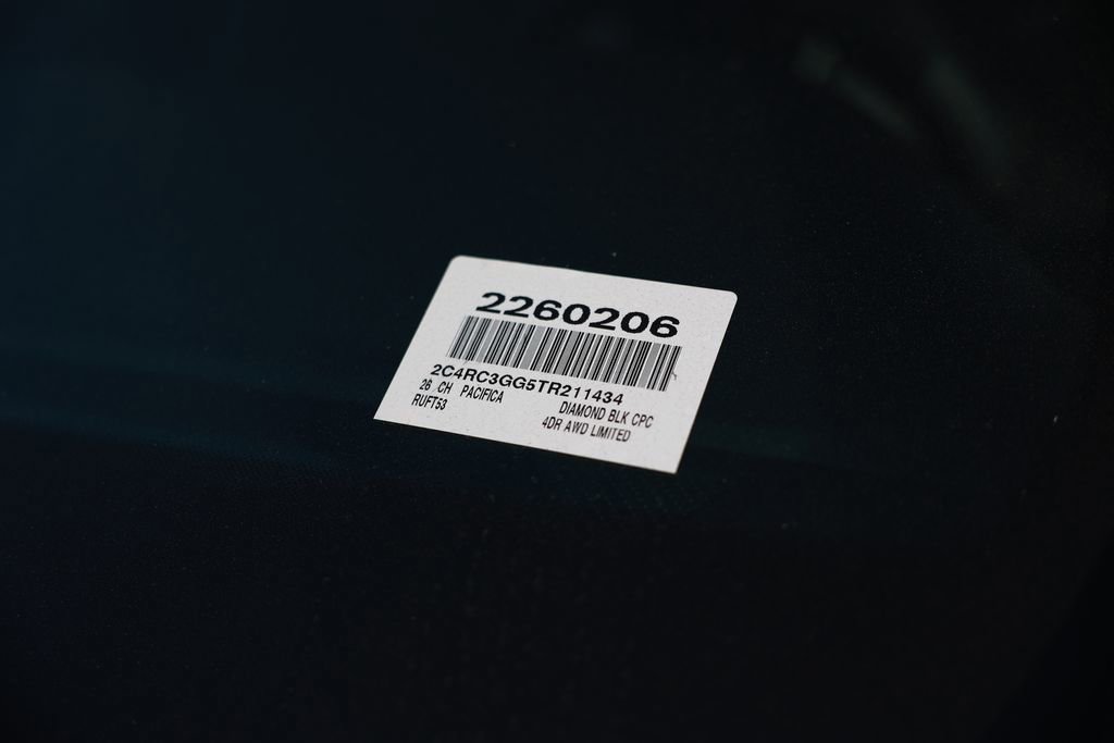 New 2026 Chrysler Pacifica Limited image 38