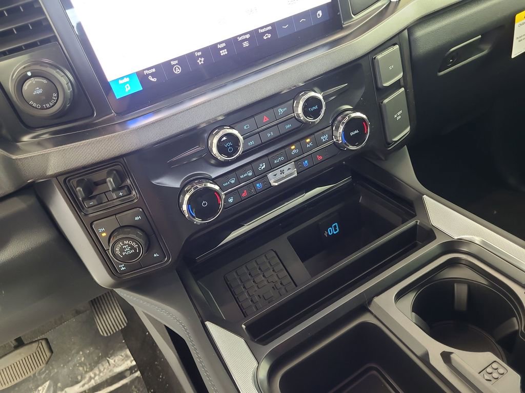 New 2026 Ford F350 Platinum w/ Tremor Off-Road Package AWD/4WD image 17