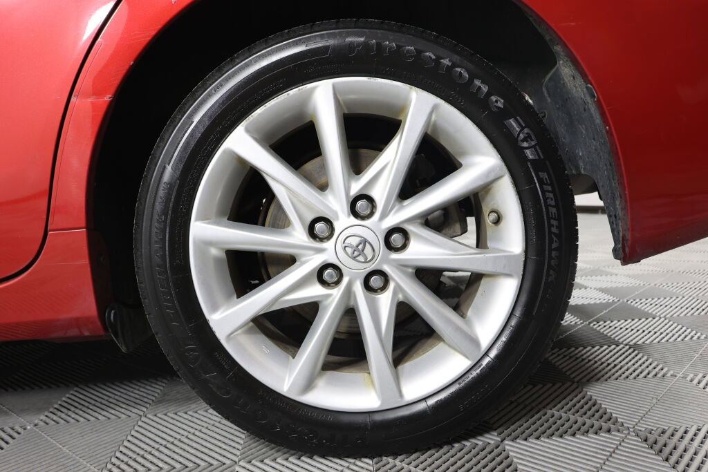 Used 2014 Toyota Prius V Three image 8