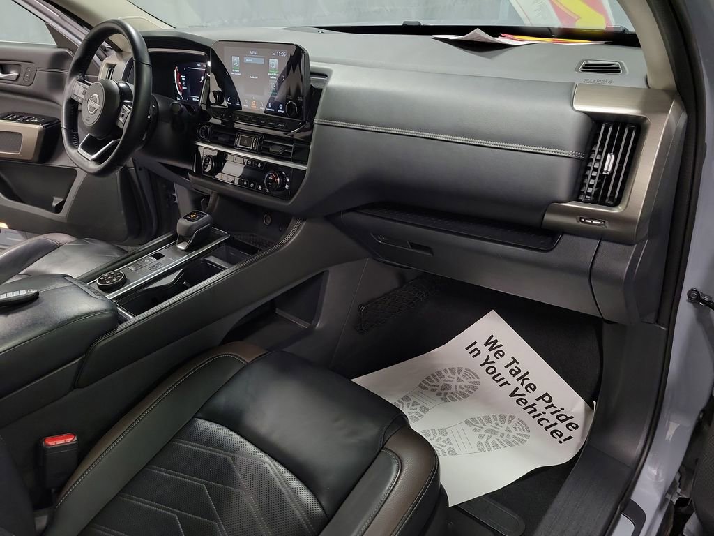 Used 2022 Nissan Pathfinder Platinum w/ Cargo Package image 24