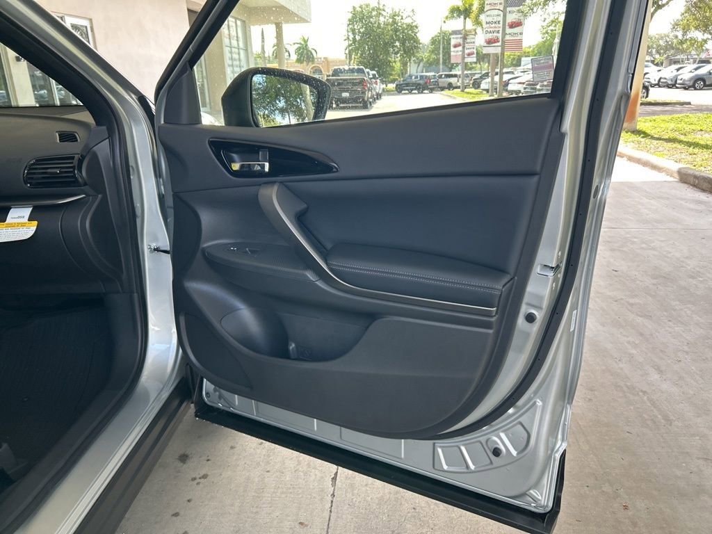 New 2025 Mitsubishi Eclipse Cross Black Edition image 22
