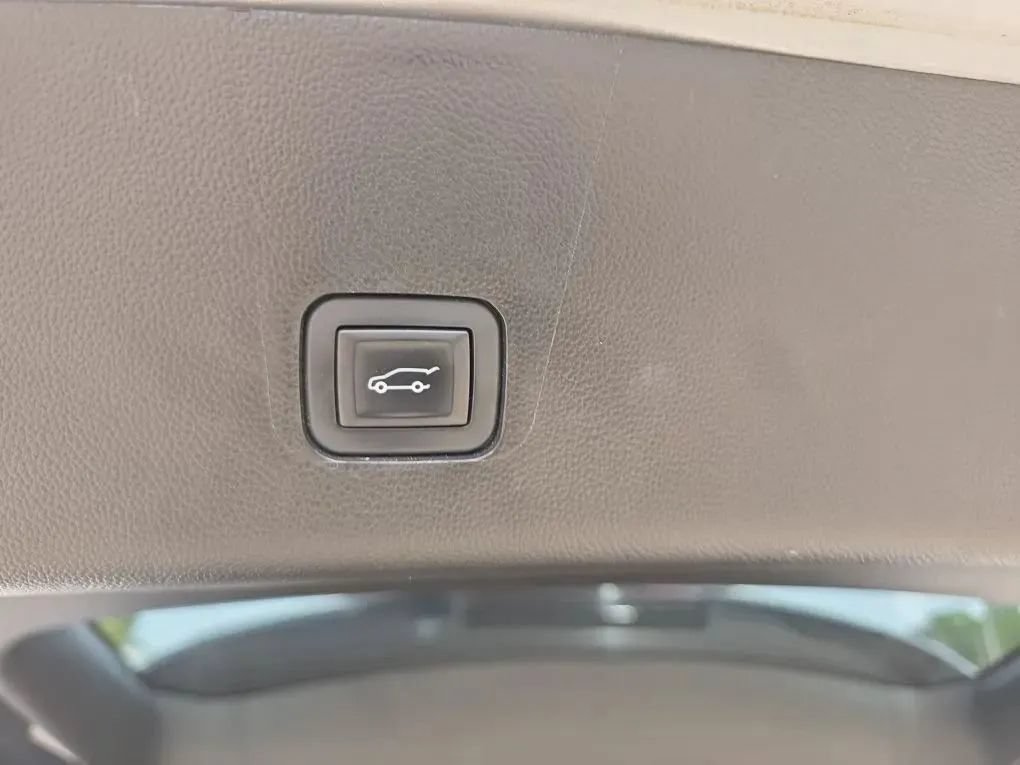Used 2019 Chevrolet Traverse LT w/ LT Premium Package AWD/4WD image 52