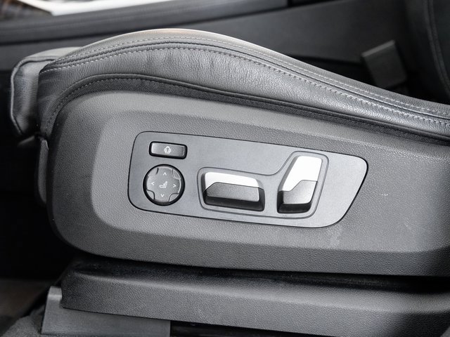 Used 2021 BMW X7 xDrive40i w/ Premium Package image 11