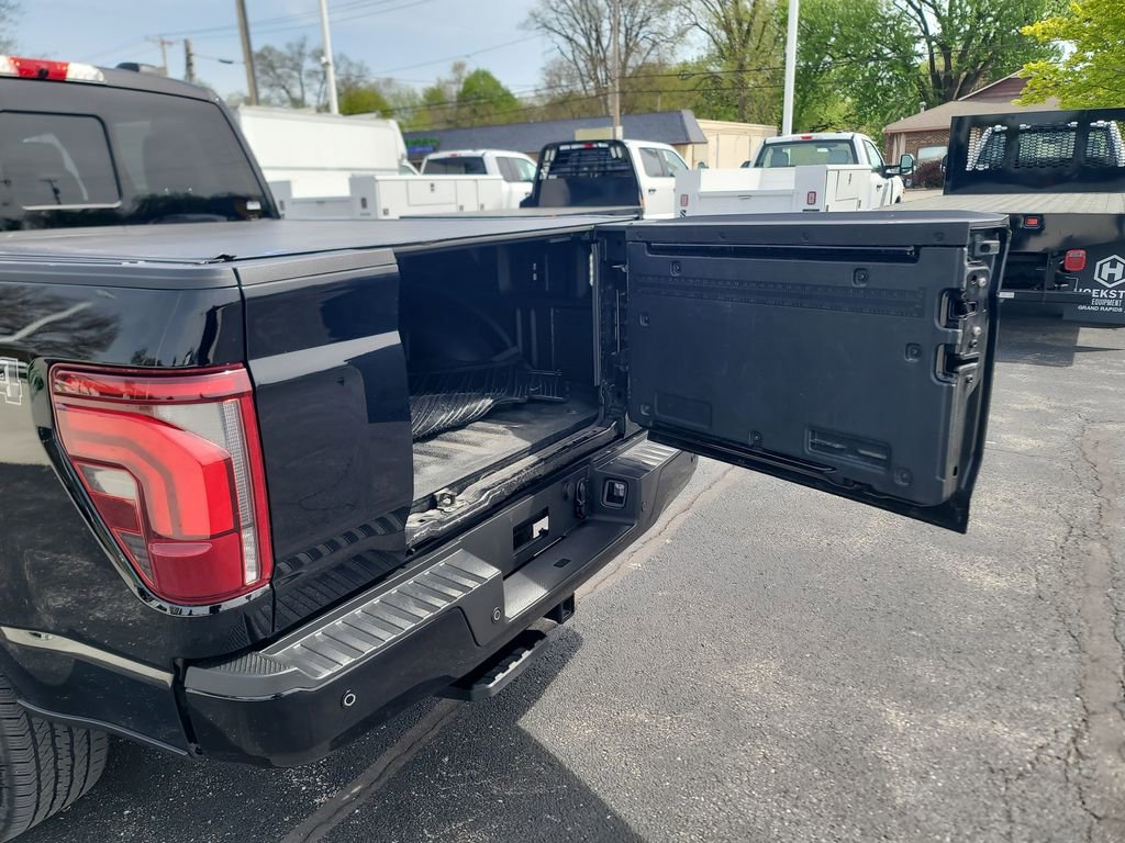 Used 2024 Ford F150 Platinum w/ Equipment Group 702A High AWD/4WD image 13