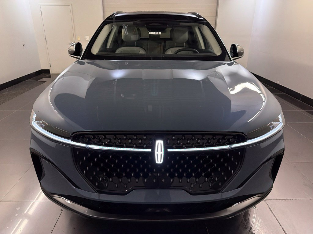 New 2026 Lincoln Nautilus Reserve w/ Jet Appearance Package AWD/4WD image 2